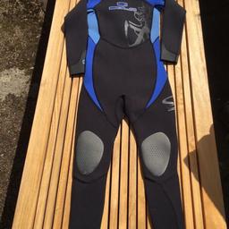 Children’s Sola wetsuit. Very good condition. 
Length 114 cm.