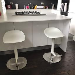 IKEA bar stools x2

Colour - White
Condition - excellent

No PayPal or delivery. 
Collection only