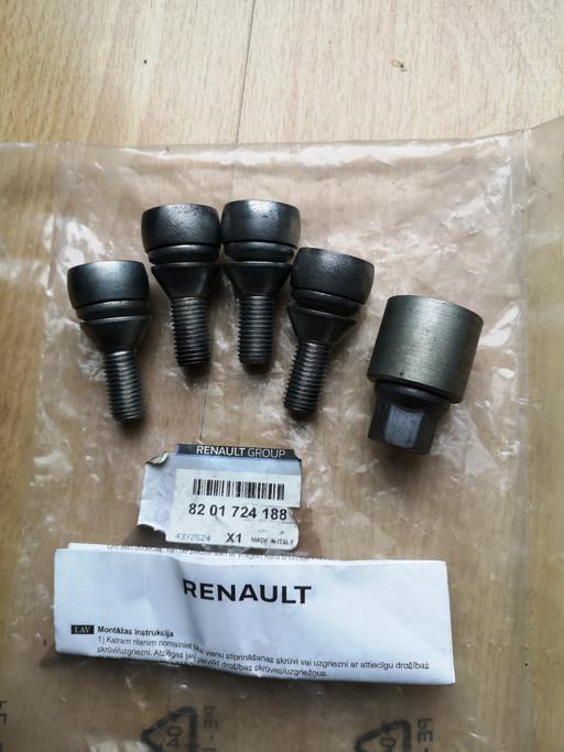 Vehicles Ealing Greenford - Ealing - Photos for Renault captur locking wheel bolts