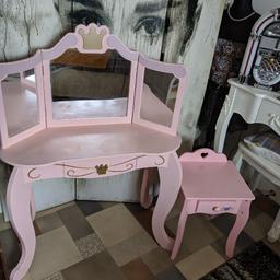 little girls pink dressing table with mirror  plus bedside table with drawer which needs slight attention ( nothing major)  could do with painting as bedside table is different shade   see all pictures. pick up Newton Aycliffe. all for £10.