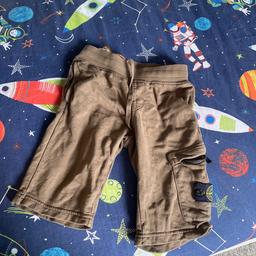 Boys stone island shorts
Age 6