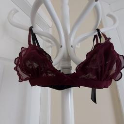 Bra “H&M” Soft Bra 2 Pack Black and Burgundy Colour New With Tags

Actual size: cm

Breast volume: 50 cm - 70 cm

Depth bust: 11 cm

Size: 8 (UK) Eur 34,FR 34,US 4

Shell: 88 % Polyamide
 12 % Elastane

Bottom Part: 76 % Polyamide
 24 % Elastane

Made in Indonesia

Retail Price NOK 149.00