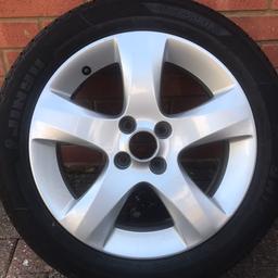 Very good condition 
Tyre almost brand new 
Plenty of threads remaining 
Couple of mark on the alloys but good useable condition. Tyre fitted 195 55 15
Thanks for looking