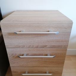 Small set of three drawers, very good condition, no offers