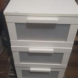3 drawers 
Good used condition 
a few marks but nothing major
collection only