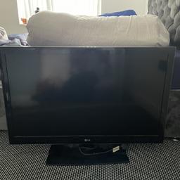 Good condition LG TV with remote control all working.