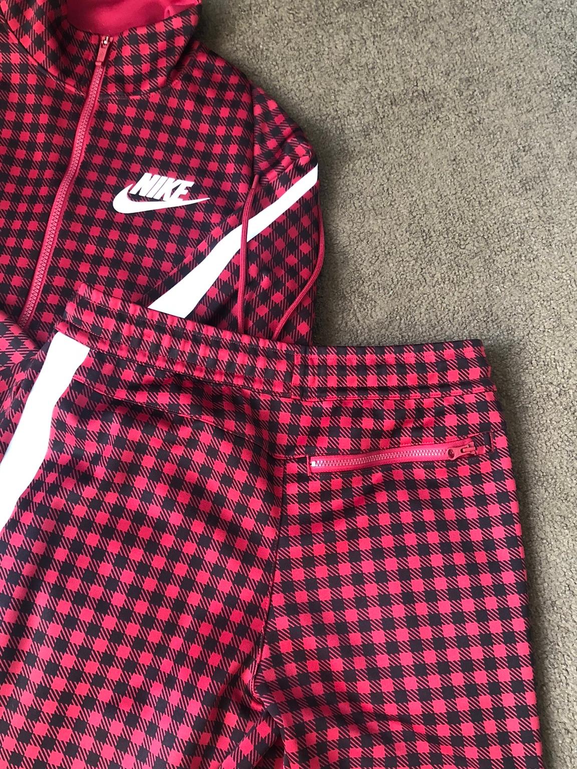 Red checkered nike on sale tracksuit