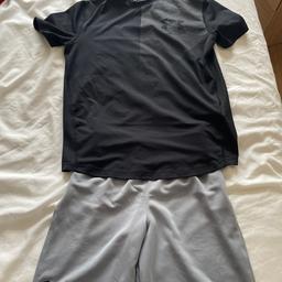Under Armour set medium boys in very good condition like new