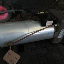 water heater Carver Cascade 2. Gas and electric. 

 gas pipe with valve. Comes with regulator. 

full working order when removed from the caravan but no guarantee implied or given when purchasing. ideal for a campervan conversion, or for replacement.

price: £80