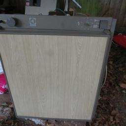 Electrolux RM212 3 Way Fridge Caravan Motorhome. Very clean inside.

 full working order when removed from the caravan but no guarantee implied or given when purchasing. ideal for a campervan conversion, or for replacement.

Price: £60 ono