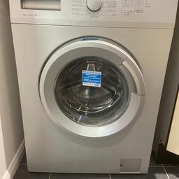 Silver beko washing machine
Couple years old, shown signs of use and marks etc but still working perfectly fine, great little washing machine
Holds up to 5KG
Please note : as I need this up until I move, it will be only available from 16th of July up until the 23rd, thank you!