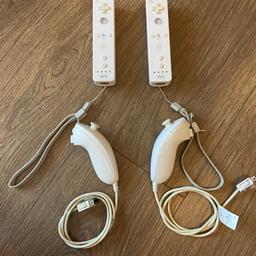 Verkaufe in dieser Anzeige ein Set aus 2 funktionsfähige Wii Remote und 2 Nunchuk (alles Original Nintendo) zum Gesamtpreis von 40€ bei Abholung oder 45€ inklusive versichertem Versand.

Privatverkauf ohne Garantie, Rücknahme oder Umtausch