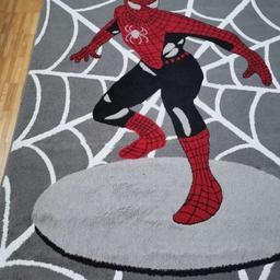 Verkaufe gebrauchte noch gut erhaltene Spider-Man Teppich für Kinder Zimmer.

Masse 140*190 cm