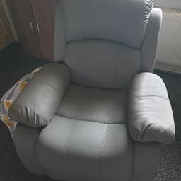 In excellent condition, has removable back, very comfortable,  FREE, NEED GONE TODAY, COLLECTION ONLY.