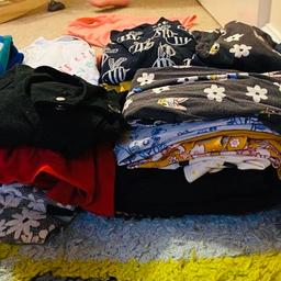 3-4years Girls Clothes

16 long sleeve tops
7 leggings
jeans
2 onesies 2 baby grows
baby shark Pair of pjs
2 piece set
4 dresses
Dungarees

collection m33
