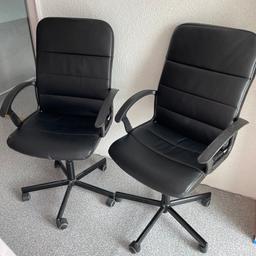 Zum Verkauf steht 1 Bürostuhl in schwarz (Leder).
Der Stuhl befindet sich in einem guten Zustand.
Abzuholen in Enkenbach.
Preis: 30€VB

Bei Interesse oder Fragen melden Sie sich gerne bei mir!