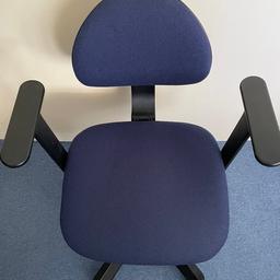 Ikea office swivel chair in great usable condition. Backrest and height adjustable.