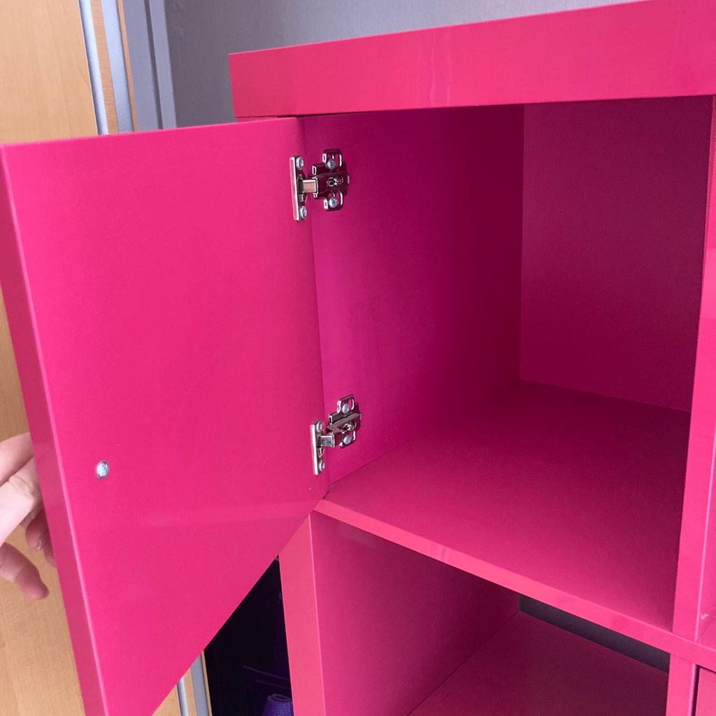 IKEA Kallax Pink High Gloss Shelf Unit in L36 Knowsley für £ 25,00 zum