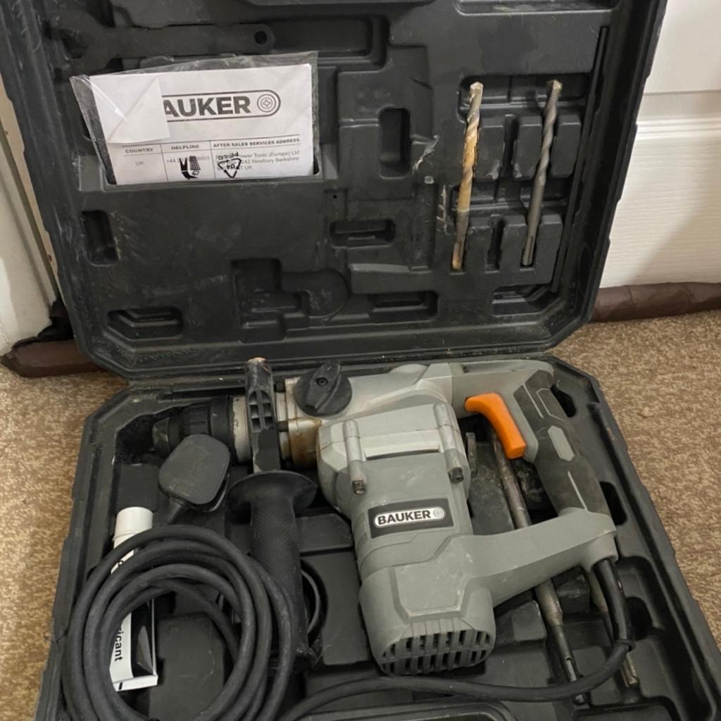 Bauker 1000w 26mm sds plus rotary hammer drill 240v new arrivals