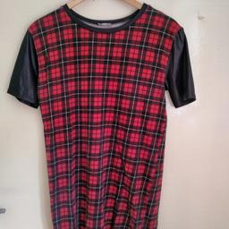 River Island tartan/ chequered red and black top with leather look short sleeves.

Size 10

Great condition, hardly worn With no flaws.

Front and back: 100% cotton
Sleeves: 100% Polyester

Please see photos before purchasing and feel free to check out my other items 😉💞🤘

#redandblacktop #redandblack #tartantop #tartan #checkered #chequered #top #tshirt #size10 #grunge #skater #emo #goth #rocker

collection from Southgate Street Gloucester or can be posted