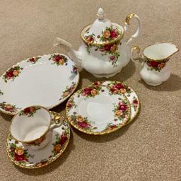 Beautiful Royal Albert Tea Set. Fabulous condition. Large plate, tea pot, 6 cups and saucers, 6 side plates, milk jug.

Idea for those running their own tea shop.

Local Collection Stockton On Tees TS19.