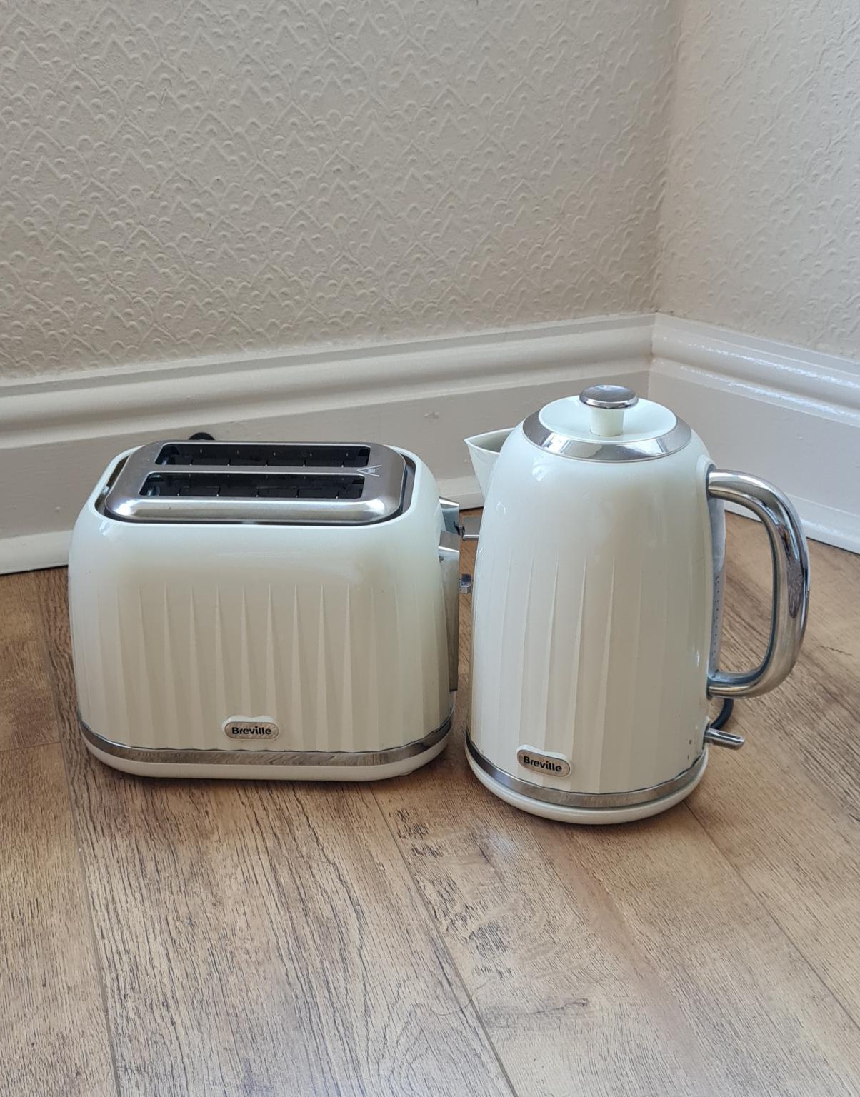 Breville Toaster & Kettle Set Cream in B69 Sandwell for £20.00 for sale