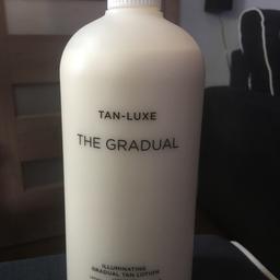 TAN-LUXE
THE GRADUAL
Illuminating gradual tan lotion
1 litre bottle, brand new, unopened