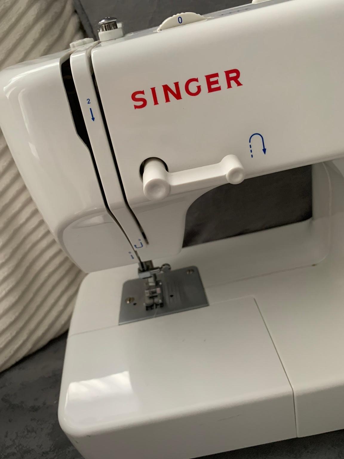 Singer sewing machine in OL9 Oldham for £80.00 for sale Shpock