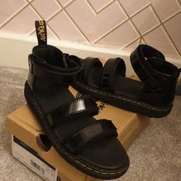 girls dr martens sandals size 2 and a half. amazing condition only worn a couple of times.