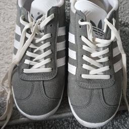 Adidas Trainers great condition Size 5