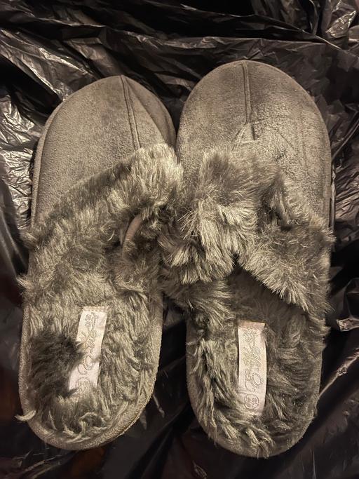 Buy & Sell West Midlands Birmingham - Photos for Men’s slippers size 7-8 used once.