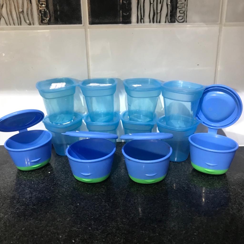 Mixture of Baby Bottles/ feeding pots in MK3 Bletchley für 1,00 £ zum
