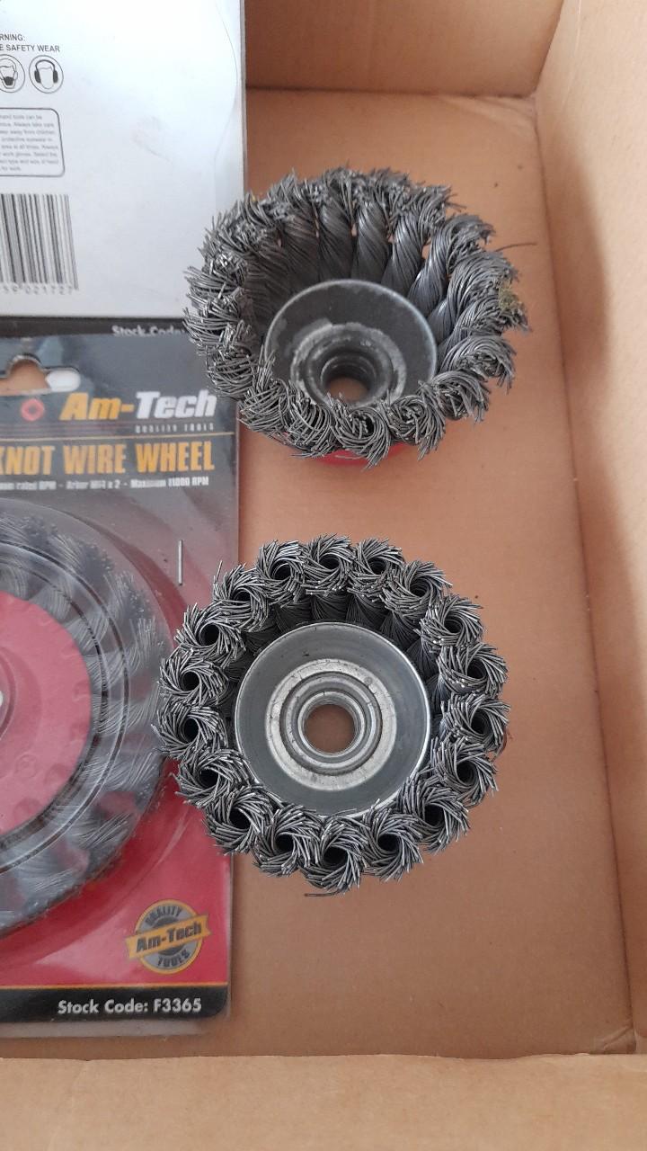 Dualife Stringer Bead Twist Knot Wire Wheels - 4 Inch Diameter Arbor Hole Brushes