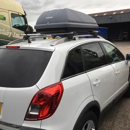 HALFORDS roof Box 2 times keys good condition less than eight
 months old plus fixings
Collection only
Medium size about 200 L
COLLECTION 
WEEKEND 
ONLY 