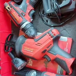 1 x reciprocating saw
1 x cordless drill
1 x led torch
2 x rechargeable batteries
1 x charger
and carry case