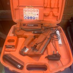 Paslode gun IM 350 does work just needs a good clean anyone who knows about tools and paslode knows these are indestructible when looked after like I say does need a proper clean perfect for someone starting out as a chippy Iv just upgraded £150