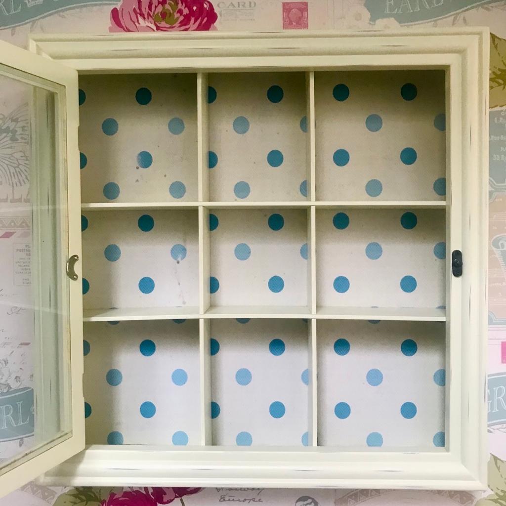 Laura Ashley display in B90 Solihull for £15.00 for sale Shpock