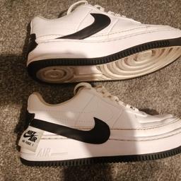 Nike Air jester used with signs of use, reflected in price.