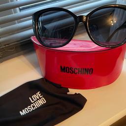 Never worn with original case and cleaning cloth beautiful stylish sunglasses