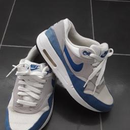 Nike trainers in vgc, size 4.