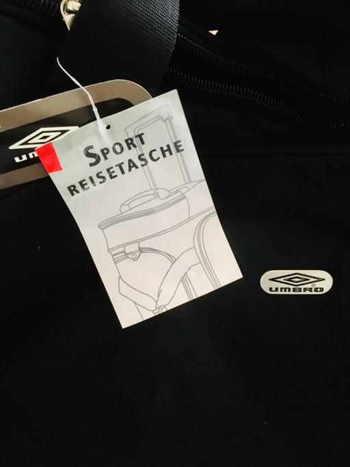 Buy & Sell South East London Forestdale - Croydon - Photos for SPORTS WEEKEND TRAVEL LUGGAGE BAG By UMBRO