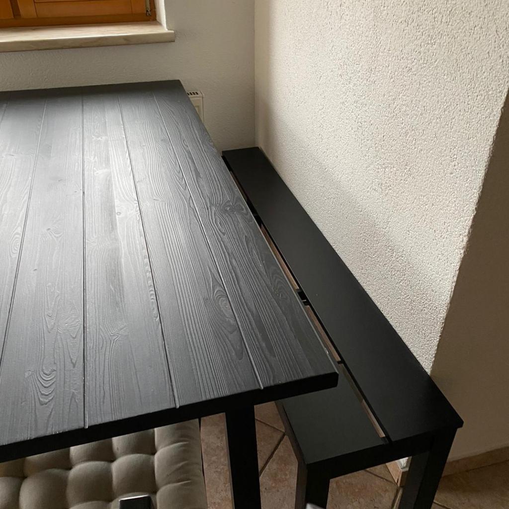 Ikea Esstisch schwarz inkl Bank & 2 Stühlen in 6020 Innsbruck für 60,00 € zum Verkauf