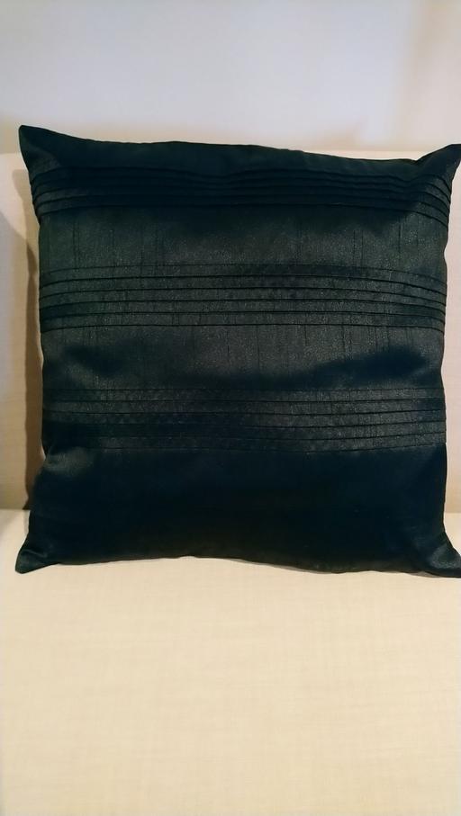Buy & Sell Hampshire Basingstoke and Deane - Photos for Black Pleated Faux Silk Cushions (Pair)