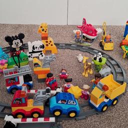 Very good condition of Duplo. A mixture of various incomplete sets, but nice set for 1.5 years and up.