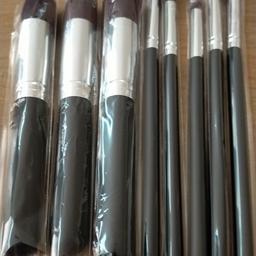 A 8 brand new make up brushes are for sale, because I have excessive stuff.
Worth:£15
I will give you a bag for the brushes.
take a look in the pictures.