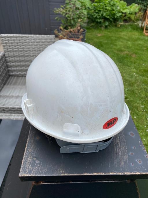 Services Bedfordshire Central Bedfordshire - Photos for Peaked safety helmet