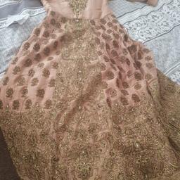 Long dresses to sell.
Comes with a selwar and a large dupatta
Heavy work.

Worn once only for a few hours at a family wedding.

Size 12-14



