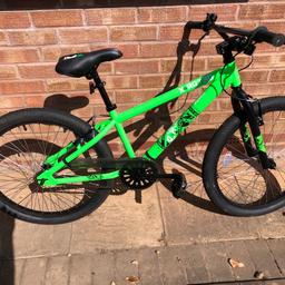 Purchased couple of months ago, used couple of times so like brand new
Son decided he wanted mountain bike instead
Comes with Halfords Cyclecare plan which is valid till Apr22 - will give original receipt