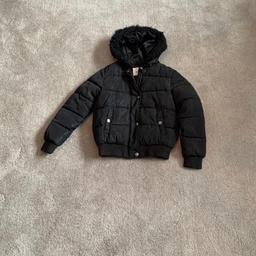 Girls coat
8-9 years
Excellent condition
Please look at other items listed
