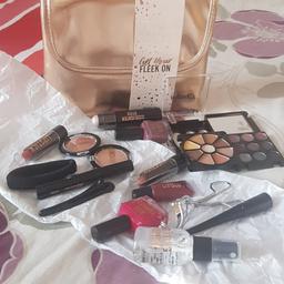 brand new lovely set lots of makeup inside over 15 items.....perfect gift for an occasion.
from bd7 2 available at 25.00 each from asda
collection only